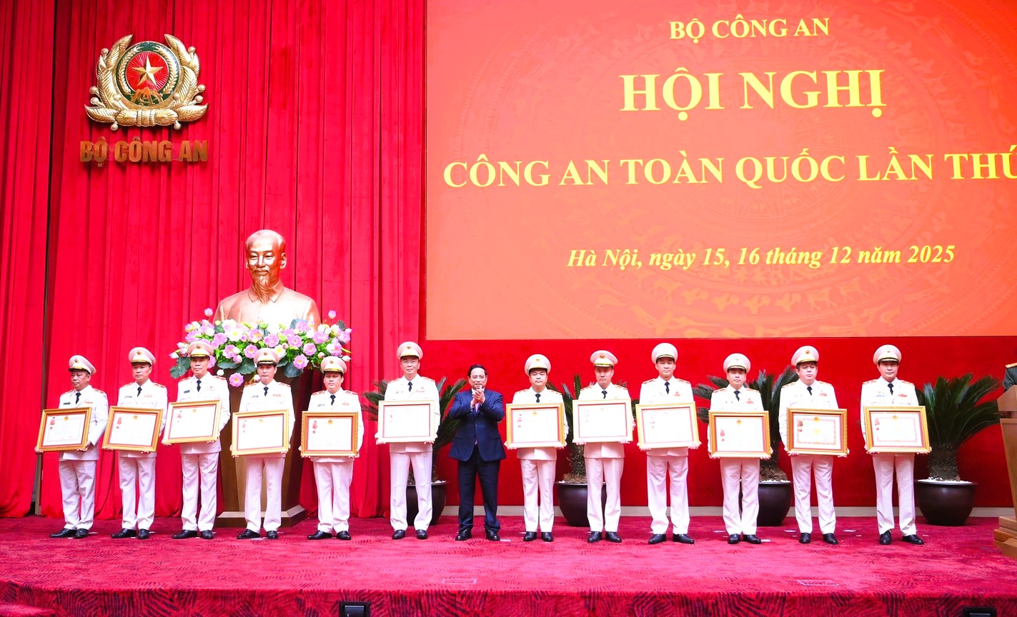 Triệt xóa tận gốc các băng ổ nhóm tội phạm, Công an Thanh Hóa được Bộ Công an khen thưởng - Ảnh 1.