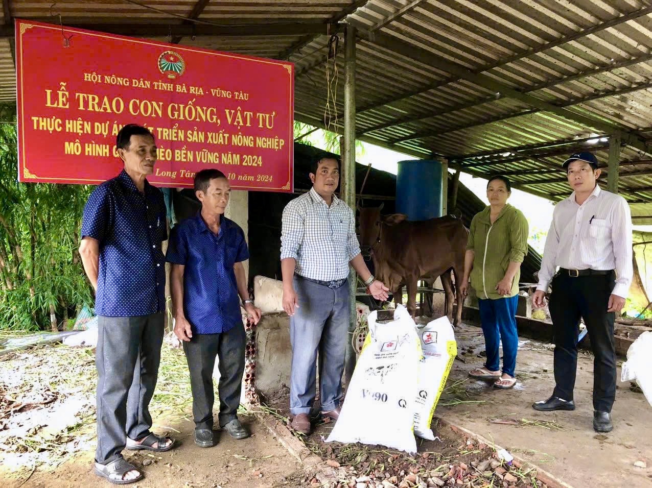 Giảm nghèo bền vững từ những chính sách thiết thực 1 Giảm nghèo bền vững từ những chính sách đi vào cuộc sống - Ảnh 1.