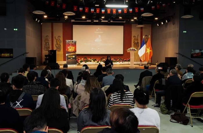 Giao lưu đoàn làm phim Việt Nam tại Pháp thu hút đông đảo khán giả, lan tỏa mạnh mẽ hành trình điện ảnh Việt tại châu Âu 2 Giao lưu đoàn làm phim Việt Nam tại Pháp thu hút đông đảo khán giả, lan tỏa mạnh mẽ hành trình điện ảnh Việt tại châu Âu