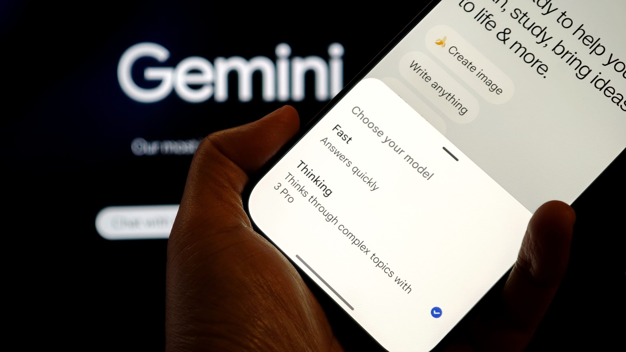 Google Gemini 3 bị 'bẻ khoá' chỉ trong phút chốc - Ảnh 1. Google Gemini 3 bị 'bẻ khoá' chỉ trong phút chốc - Ảnh 1.