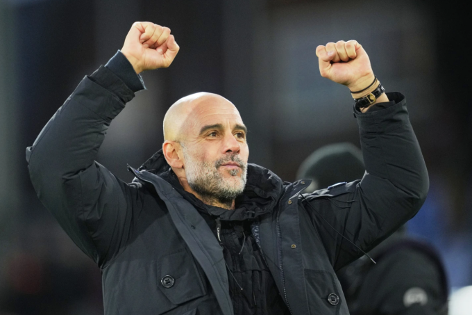 HLV Pep Guardiola vui mừng sau trận Man City thắng Crystal Palace 3-0 trên sân Selhurst Park, London, Anh ngày 14/12/2025. Ảnh: AP