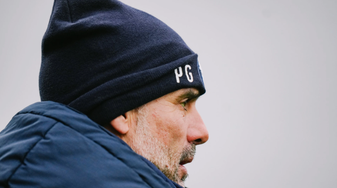 HLV Pep Guardiola trong buổi tập của Man City ngày 9/12. Ảnh: Man City