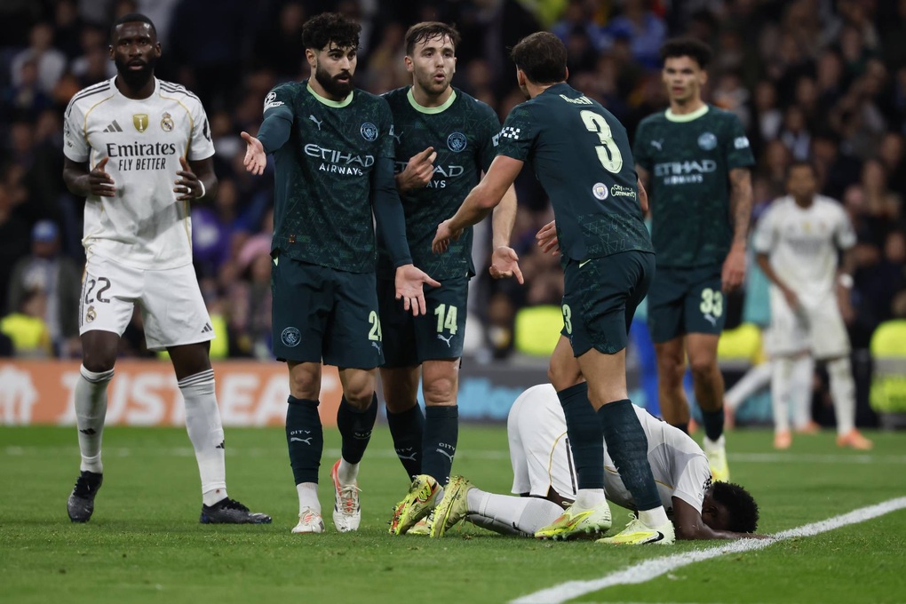 Gục ngã trước Man City, Real Madrid rơi vào khủng hoảng - 3