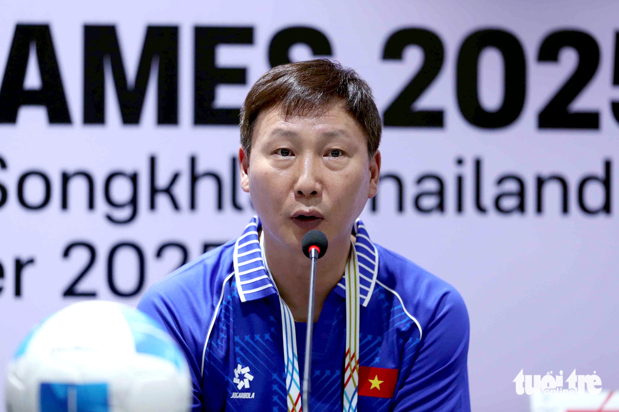 HLV Kim Sang Sik: U22 Việt Nam bận rộn để tìm hiểu và xác định cách chơi khi gặp U22 Lào - Ảnh 1.