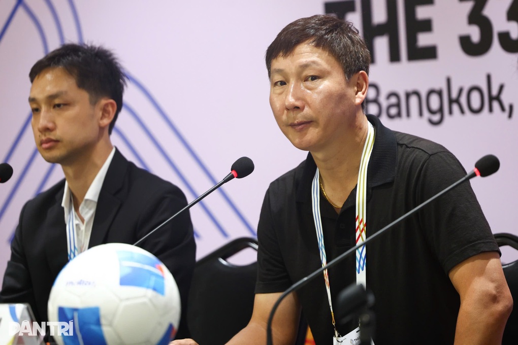 HLV Kim Sang Sik chia sẻ về thẻ vàng giúp U22 Việt Nam có được bàn thắng - 1