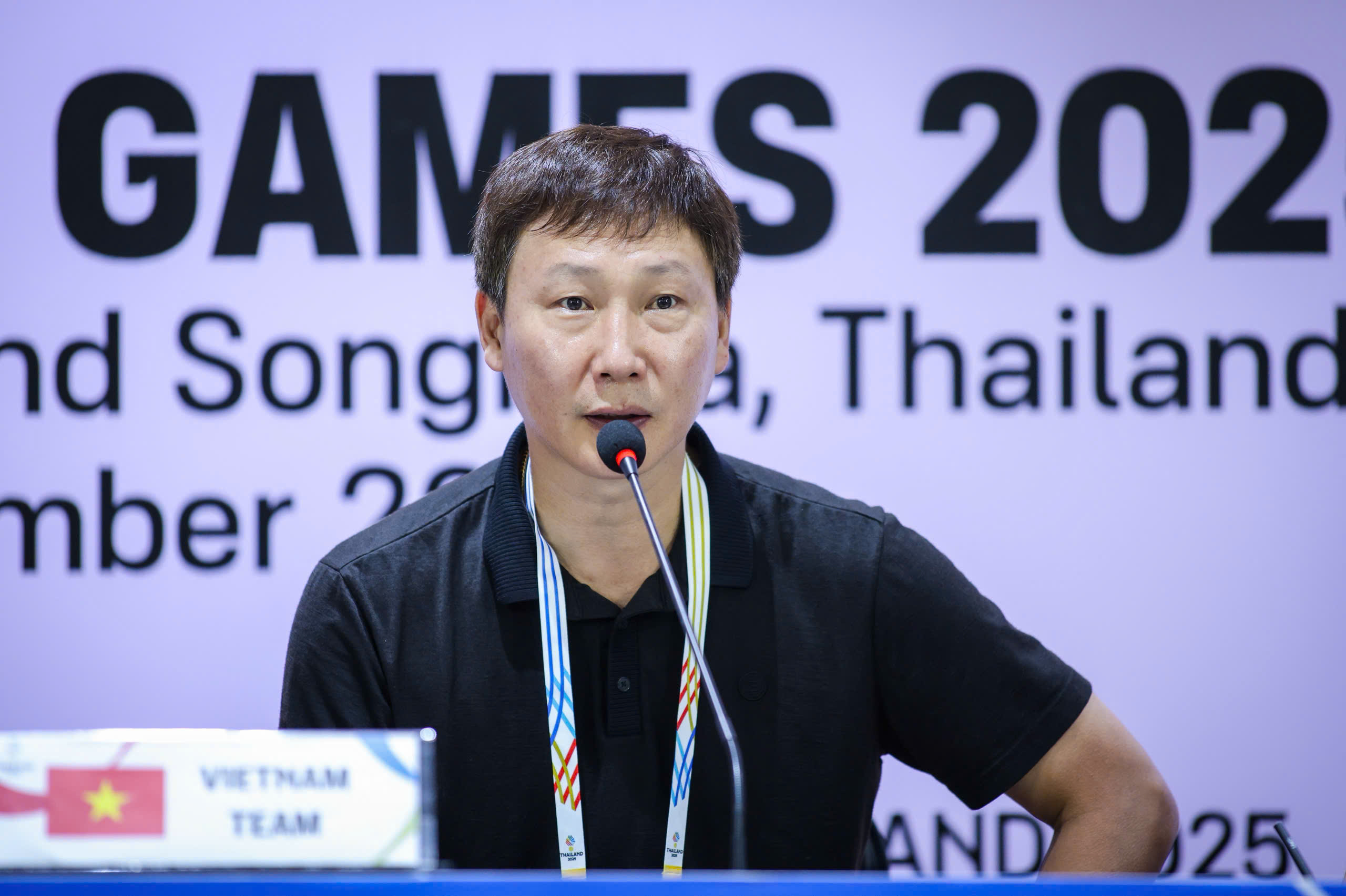 Nóng: HLV Kim Sang-sik chấm U.23 Việt Nam 100 điểm không có nhưng, khen Thái Lan là đất lành...- Ảnh 1.