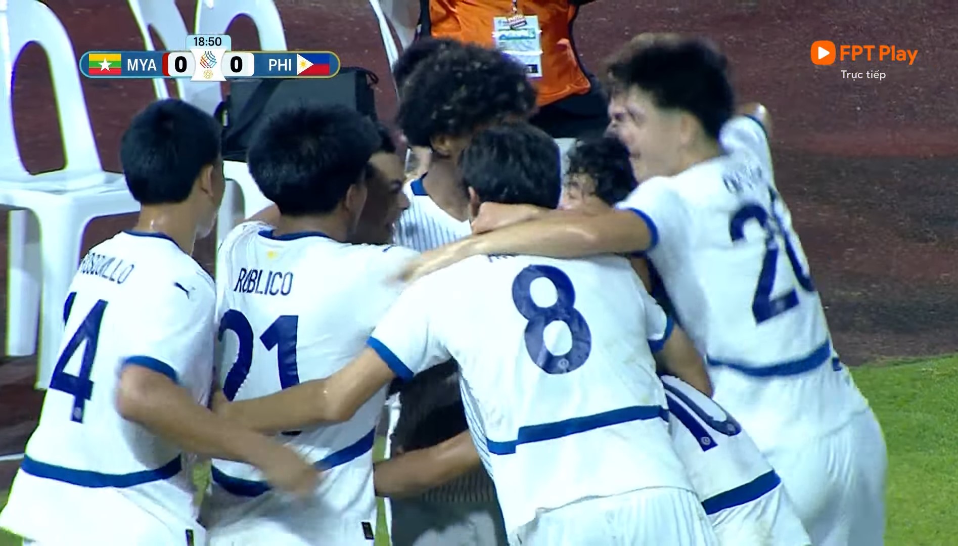 U.23 Philippines gây sốc, đánh bại Myanmar: HLV McPherson gửi lời 'tuyên chiến' đến U.23 Indonesia- Ảnh 1.