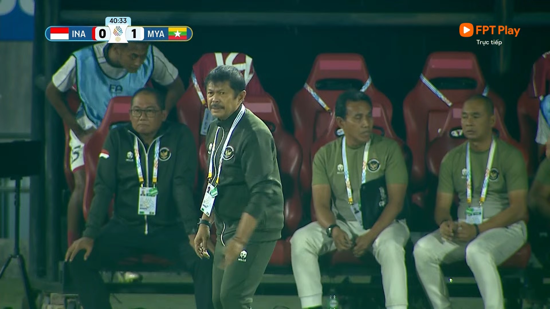 HLV Sjafri đau đớn xin lỗi U.23 Indonesia phải về nước sớm, báo Malaysia bình luận bất ngờ- Ảnh 1. HLV Sjafri đau đớn xin lỗi U.23 Indonesia phải về nước sớm, báo Malaysia bình luận bất ngờ- Ảnh 1.