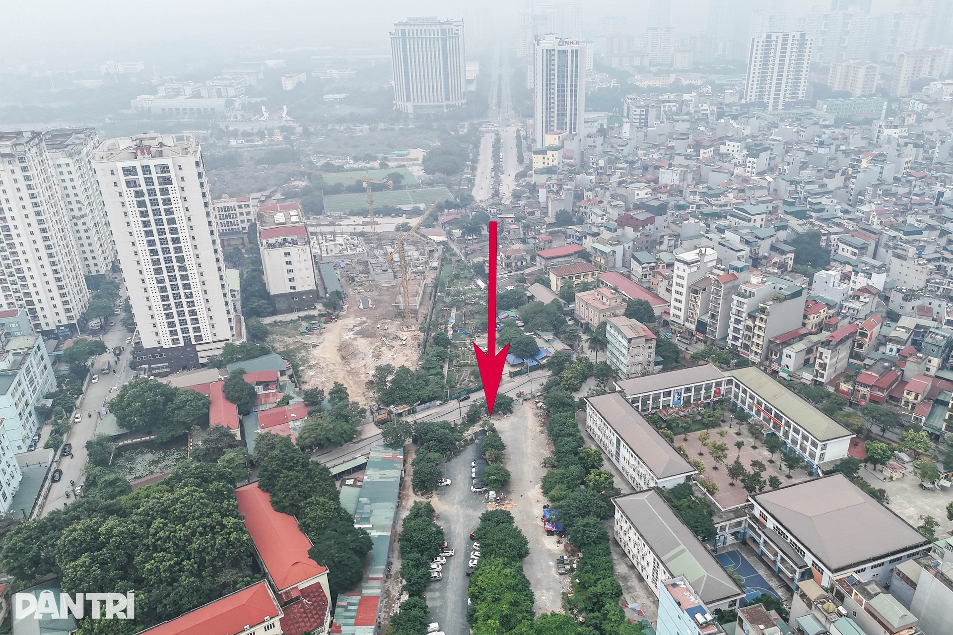 Hà Nội: Cư dân khổ sở vì sống cạnh bãi rác, ở tầng cao không dám mở cửa sổ - 1