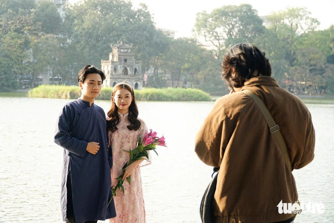 Hà Nội công bố 10 dấu ấn nổi bật của thủ đô trong năm 2025 - Ảnh 1.