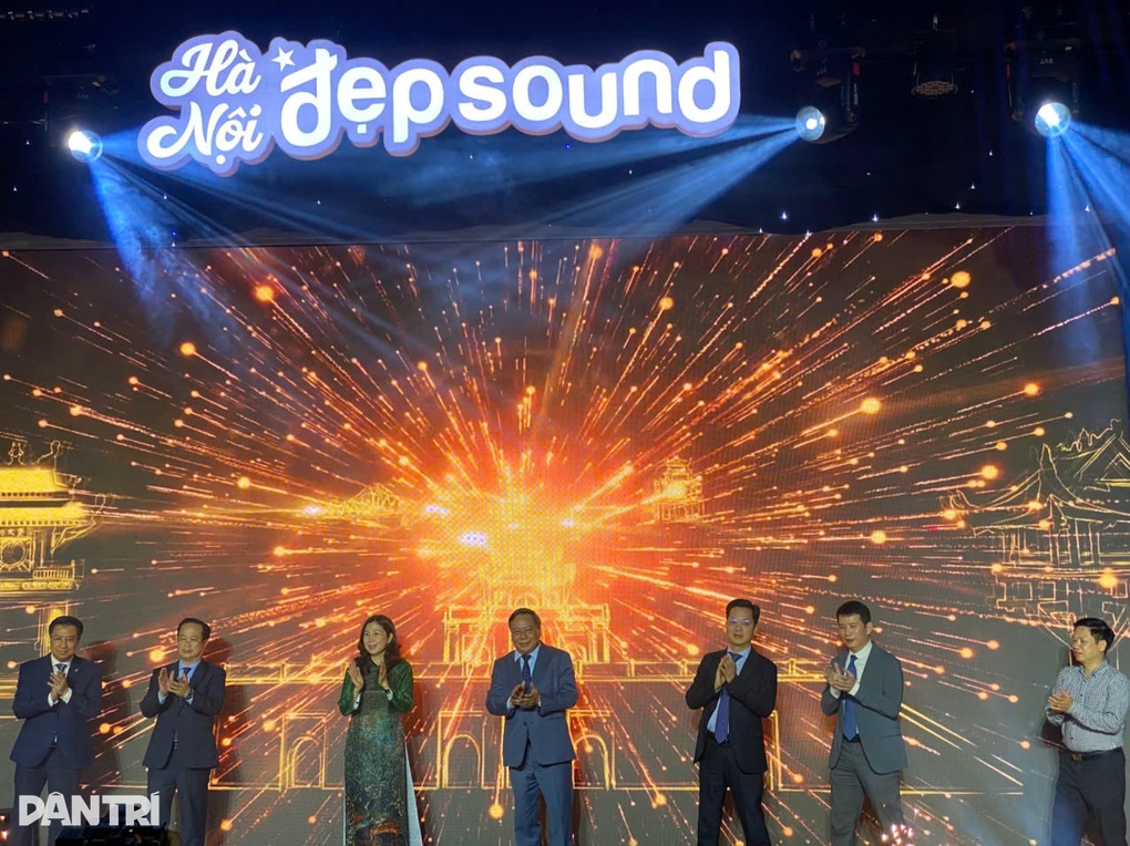 Hà Nội sẽ có tour xe đạp khám phá Thủ đô về đêm - 1