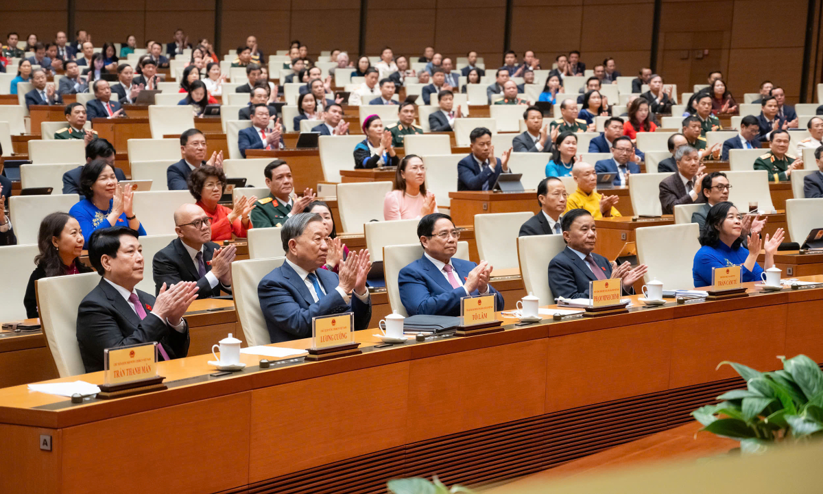 Ha Noi va TP HCM tiep tuc dan dau ve