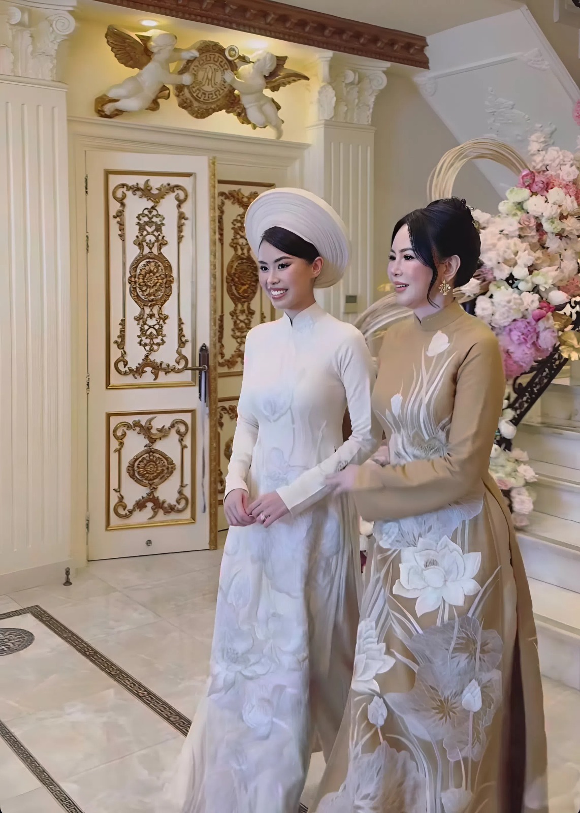 Tổ hợp áo dài hào môn: Hà Tăng, Linh Rin khác biệt nhà chồng; gia đình tỷ phú cài ẩn ý sau 1 chi tiết- Ảnh 8.