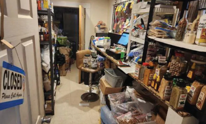 Bên trong một trong hai tạp hóa bị cáo buộc gian lận SNAP ở Mattapan, Massachusetts, Mỹ. Ảnh: WBUR
