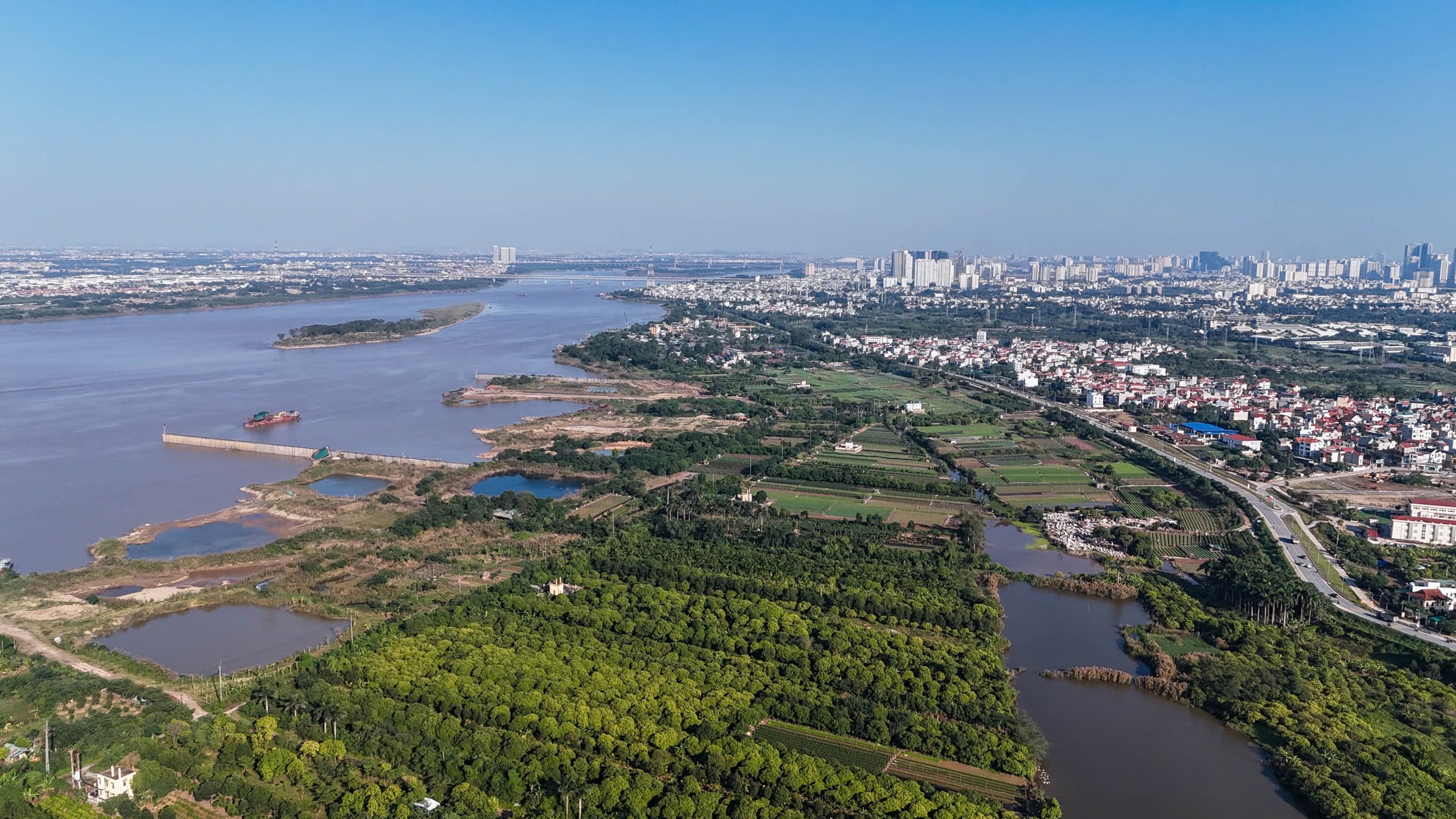 ĐỘT PHÁ HẠ TẦNG, KIẾN TẠO VỊ THẾ (*): Hai siêu dự án nâng tầm thủ đô - Ảnh 1. ĐỘT PHÁ HẠ TẦNG, KIẾN TẠO VỊ THẾ (*): Hai siêu dự án nâng tầm thủ đô - Ảnh 1.