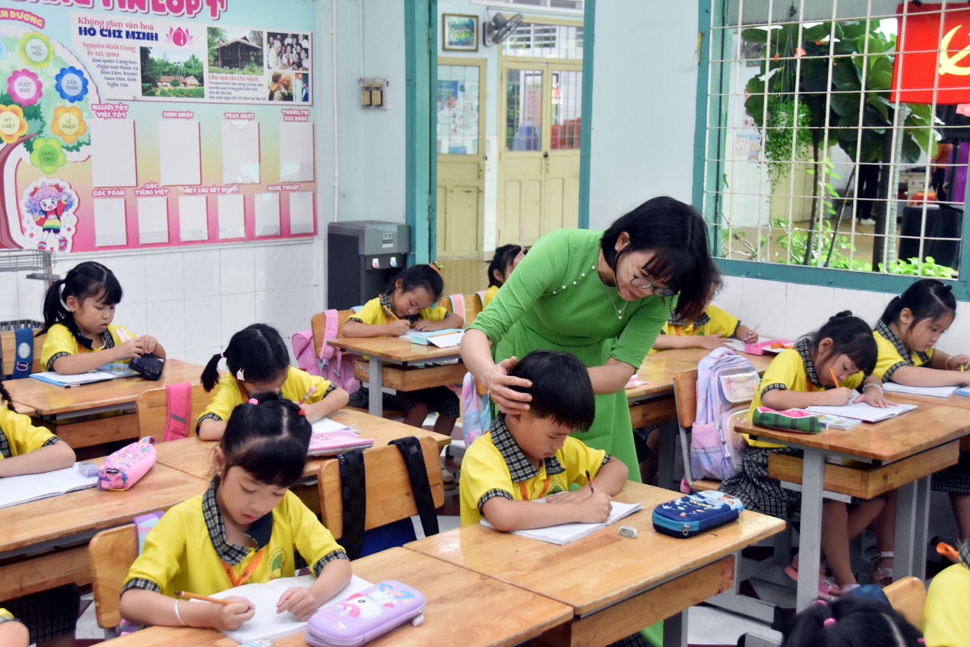 Hàng loạt chính sách sát sườn có hiệu lực - Ảnh 1. Hàng loạt chính sách sát sườn có hiệu lực - Ảnh 1.