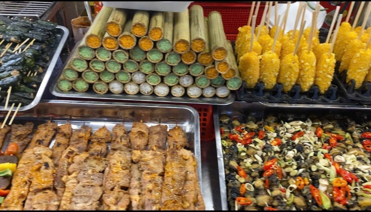 Hàng ngàn người đổ về Ngày hội bánh dân gian 3 miền ở trung tâm TP HCM - Ảnh 4.