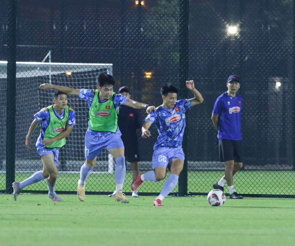 Hàng thủ thép sẽ giúp U.23 Việt Nam leo lên đỉnh U.23 châu Á- Ảnh 1. Hàng thủ thép sẽ giúp U.23 Việt Nam leo lên đỉnh U.23 châu Á- Ảnh 1.