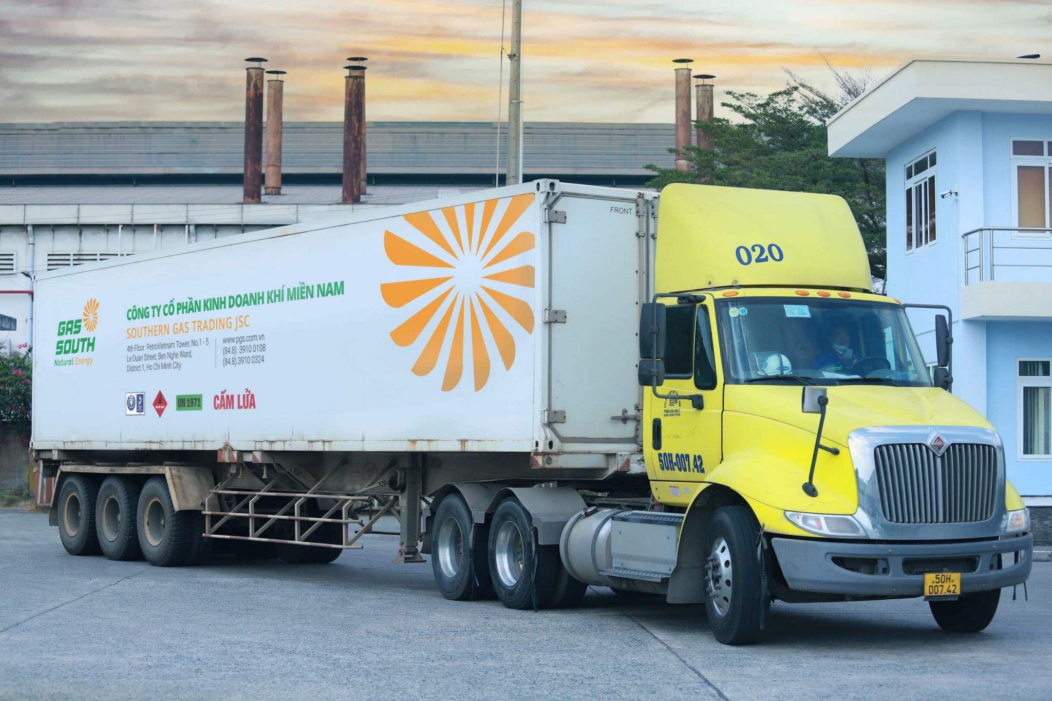 Hàng trăm doanh nghiệp và xe buýt TP.HCM dùng khí thiên nhiên có thể... ngừng hoạt động?- Ảnh 1.