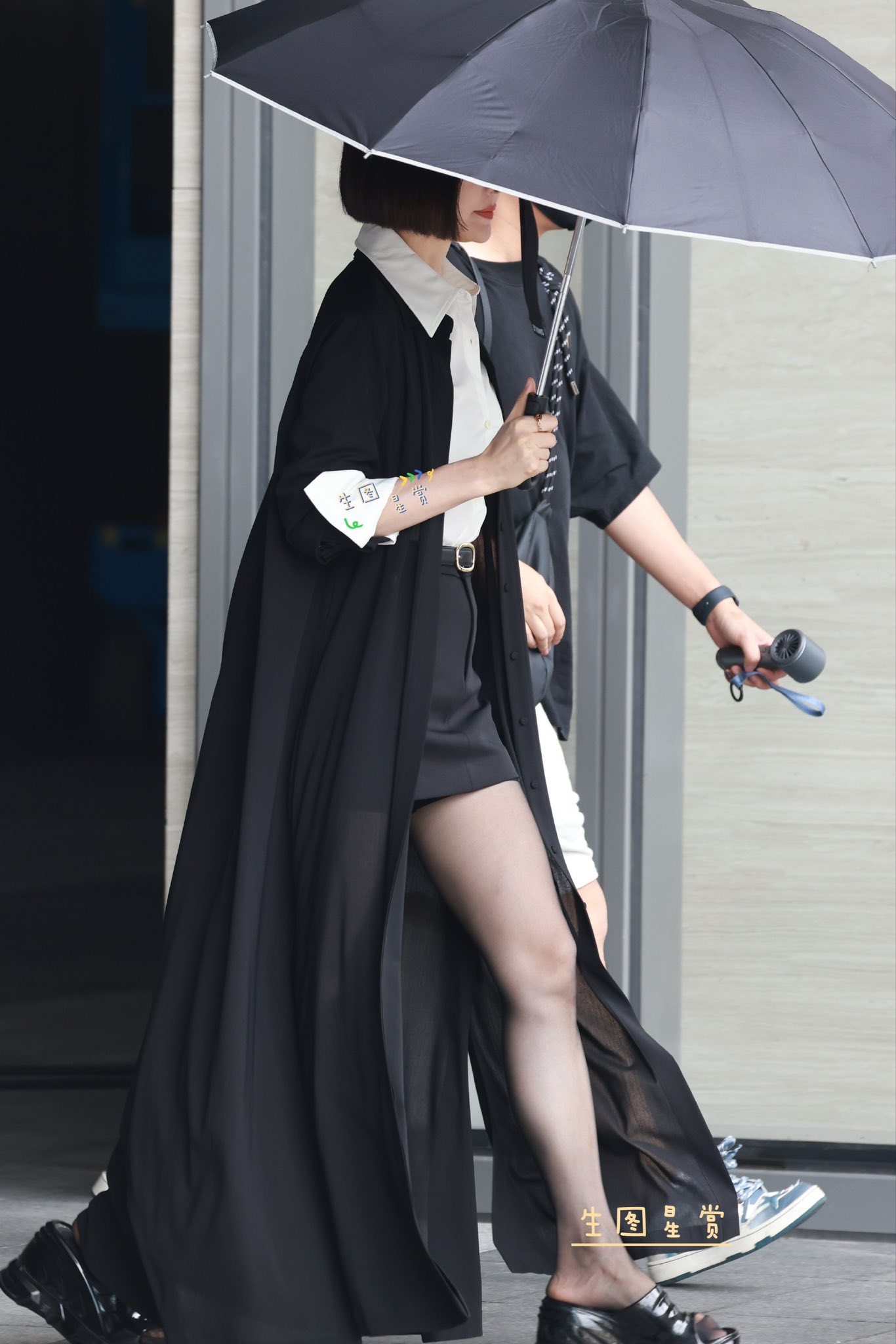 Hãy nhìn mình tinh này định nghĩa lại 2 từ mỹ nhân: Người đẹp mặc gì cũng đẹp, visual không gì sánh nổi- Ảnh 1.