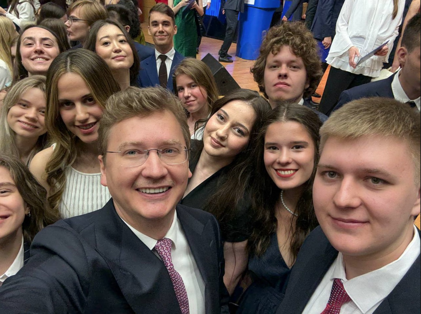 Hé lộ cuộc sống ở Nga của gia đình cựu Tổng thống Syria Assad- Ảnh 2. Hé lộ cuộc sống ở Nga của gia đình cựu Tổng thống Syria Assad- Ảnh 2.