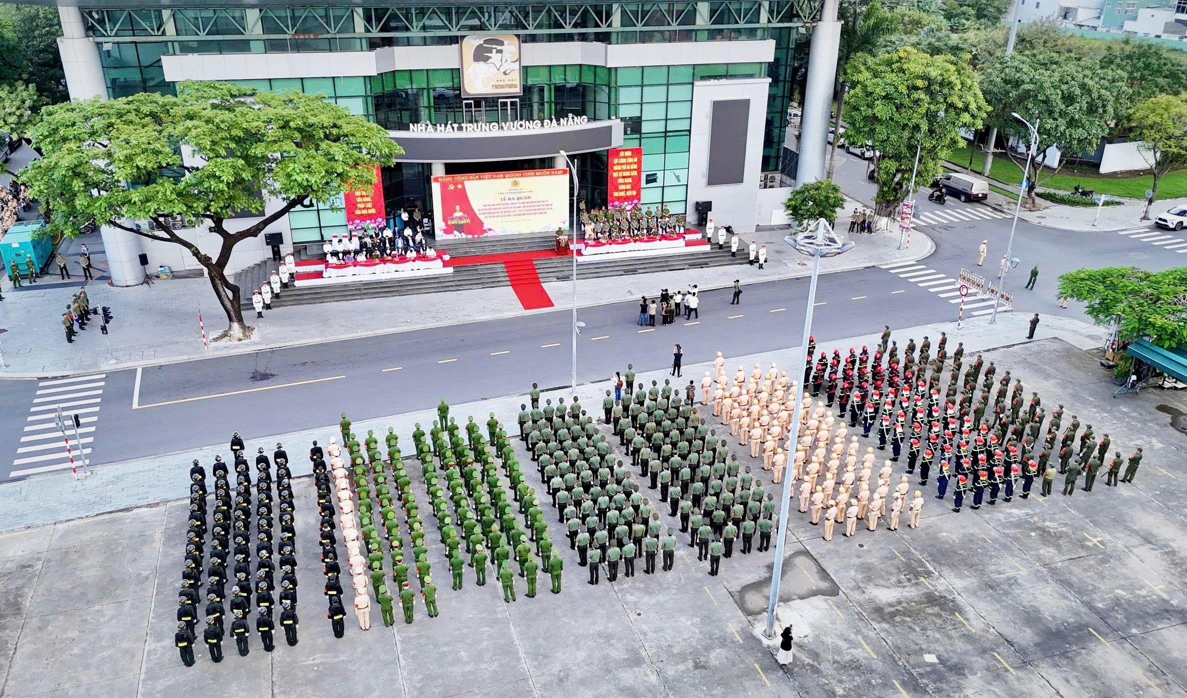 Công an Đà Nẵng ra quân cao điểm bảo đảm an ninh trật tự trước các sự kiện trọng điểm - Ảnh 1.