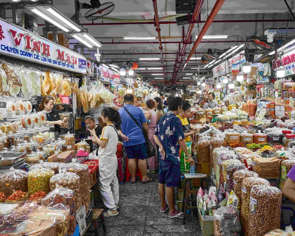 Việc thiếu chứng từ hợp lệ khiến hộ kinh doanh có doanh thu cao lo ngại không được cơ quan thuế ghi nhận là chi phí hợp lý. Ảnh minh họa: MINH LONG ho-kinh-doanh-tieu-thuong-mien-thue.jpg