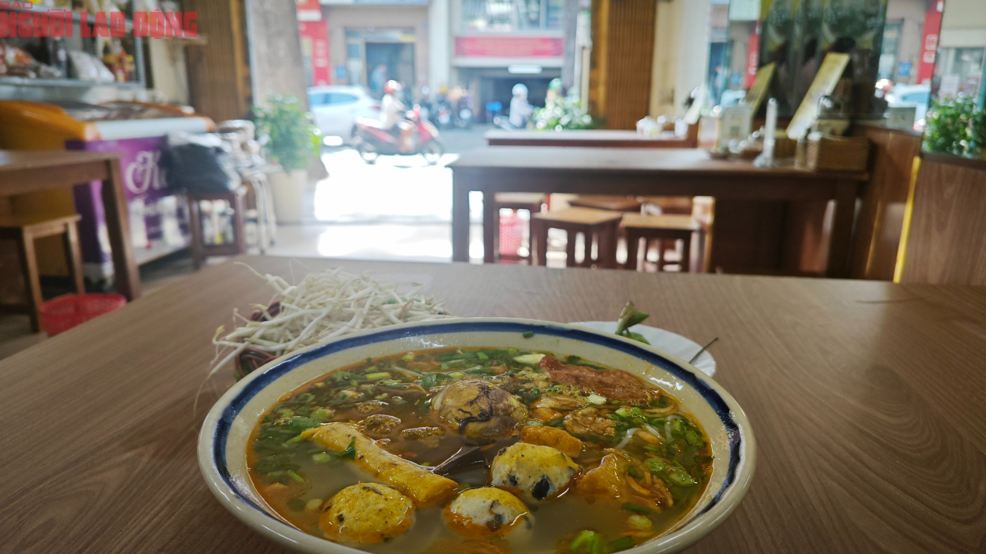 Hộ kinh doanh quán ăn tăng chi phí và lo ngại về thuế khoán trong năm 2026 - Ảnh 3.