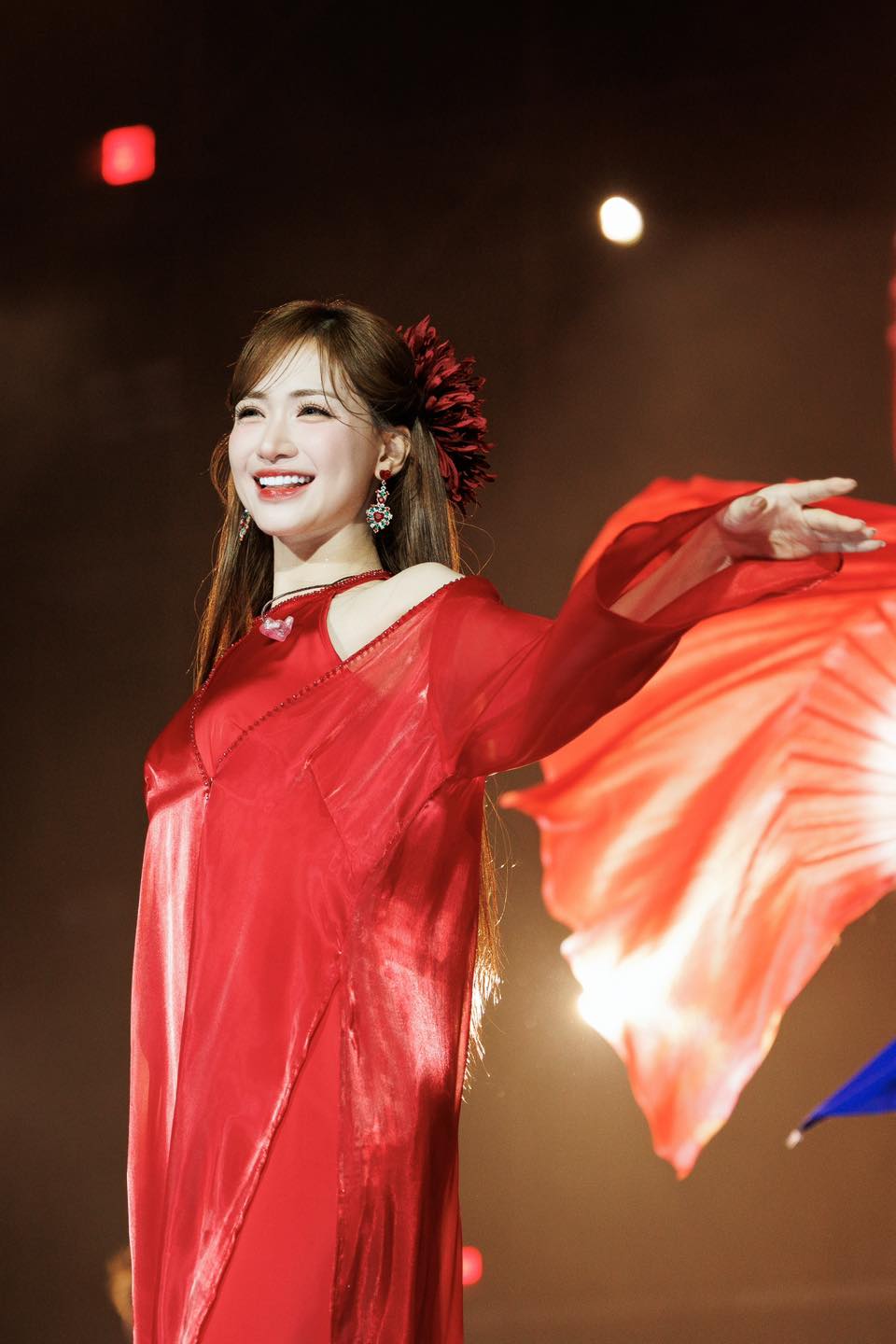 Sao Việt gây náo loạn tại SEA Games, cổ động viên Thái Lan phải làm một việc- Ảnh 3.