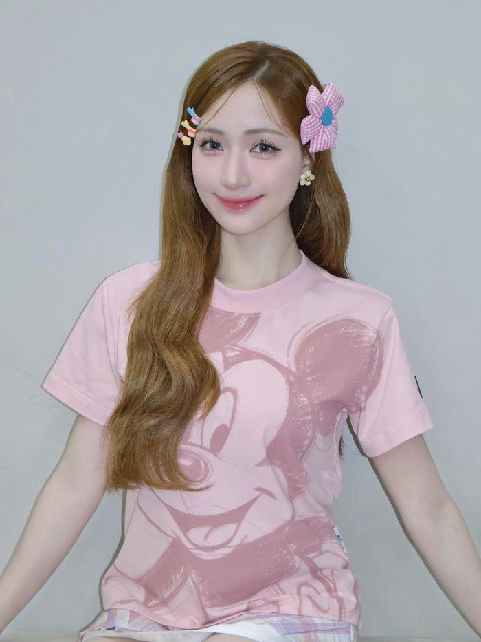 Ca sĩ Hòa Minzy. Ảnh: FBNV