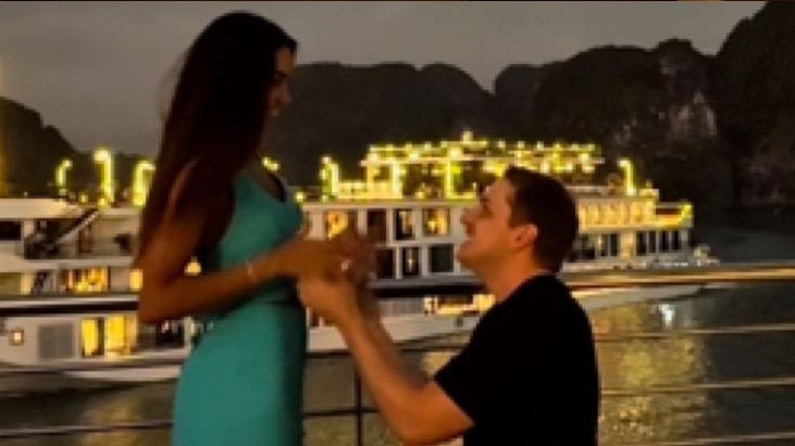 Hoa hậu Brazil được cầu hôn ở Vịnh Hạ Long