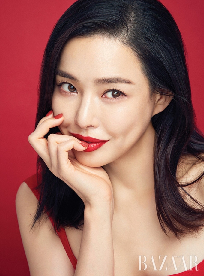 Hoa hậu quyến rũ nhất Hàn Quốc Honey Lee. Ảnh: Harpers Bazaar