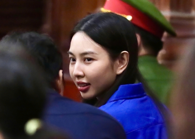 Thùy Tiên tại phiên tòa sơ thẩm 19/11. Ảnh: Quỳnh Trần