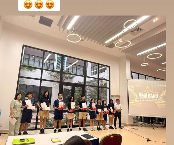 Con gái của Hoa hậu Hương Giang nổi bật với chiều cao khủng.