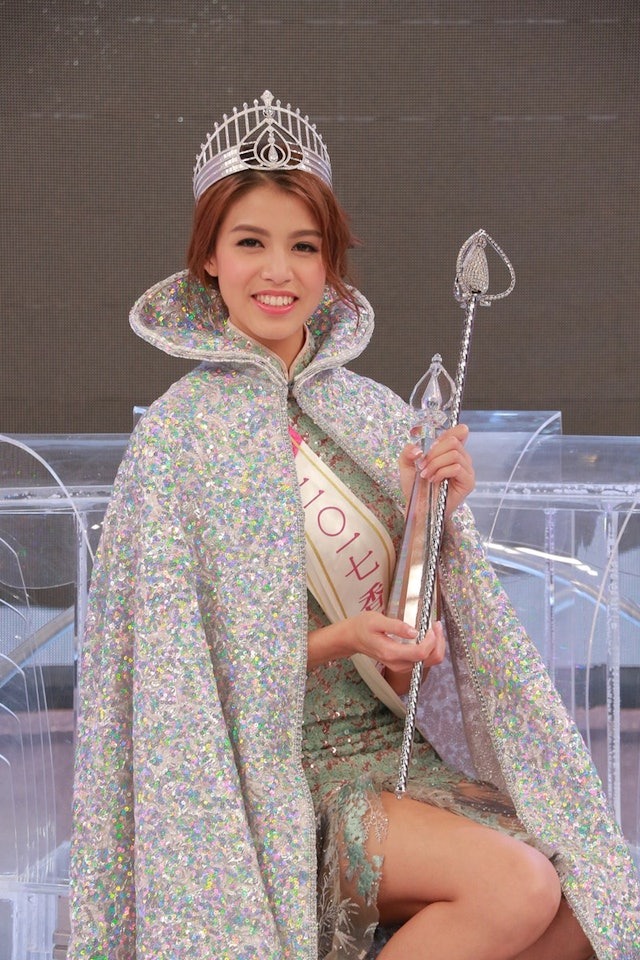 Hoa hậu xấu nhất lịch sử showbiz lột xác gây choáng: Body “bỏng mắt” đến từng centimet ở tuổi 31, tiền tiêu không phải nghĩ- Ảnh 1.