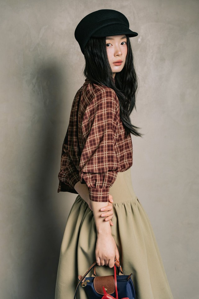 Họa tiết cổ điển 'tái xuất', bí quyết làm nên bản phối đẹp nhất mùa 1 Họa tiết cổ điển 'tái xuất', bí quyết của bản phối đẹp nhất mùa - Ảnh 1.