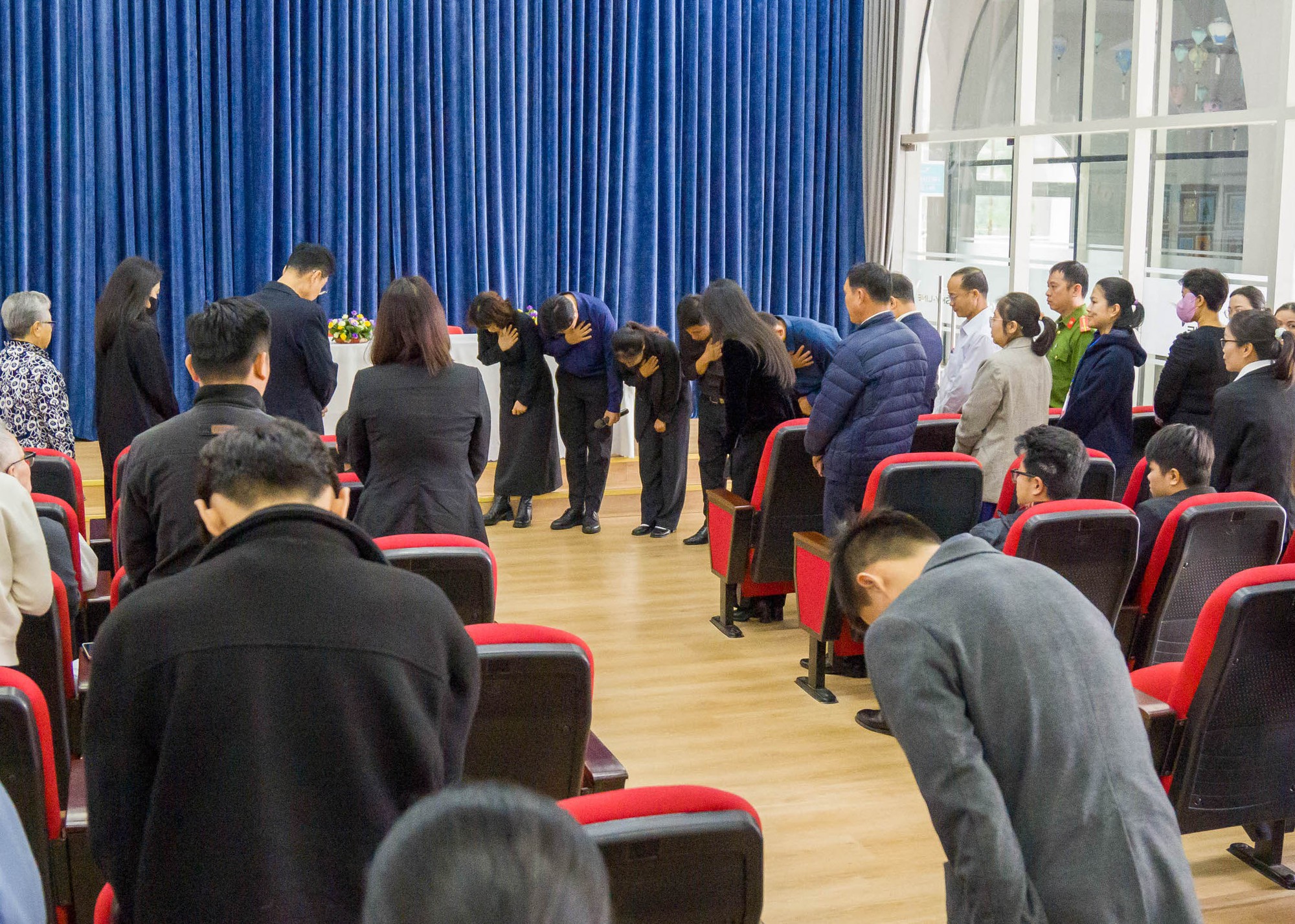 Đà Nẵng: Học sinh lớp 1 tử vong tại hồ bơi, nhà trường tổ chức xin lỗi gia đình- Ảnh 1.