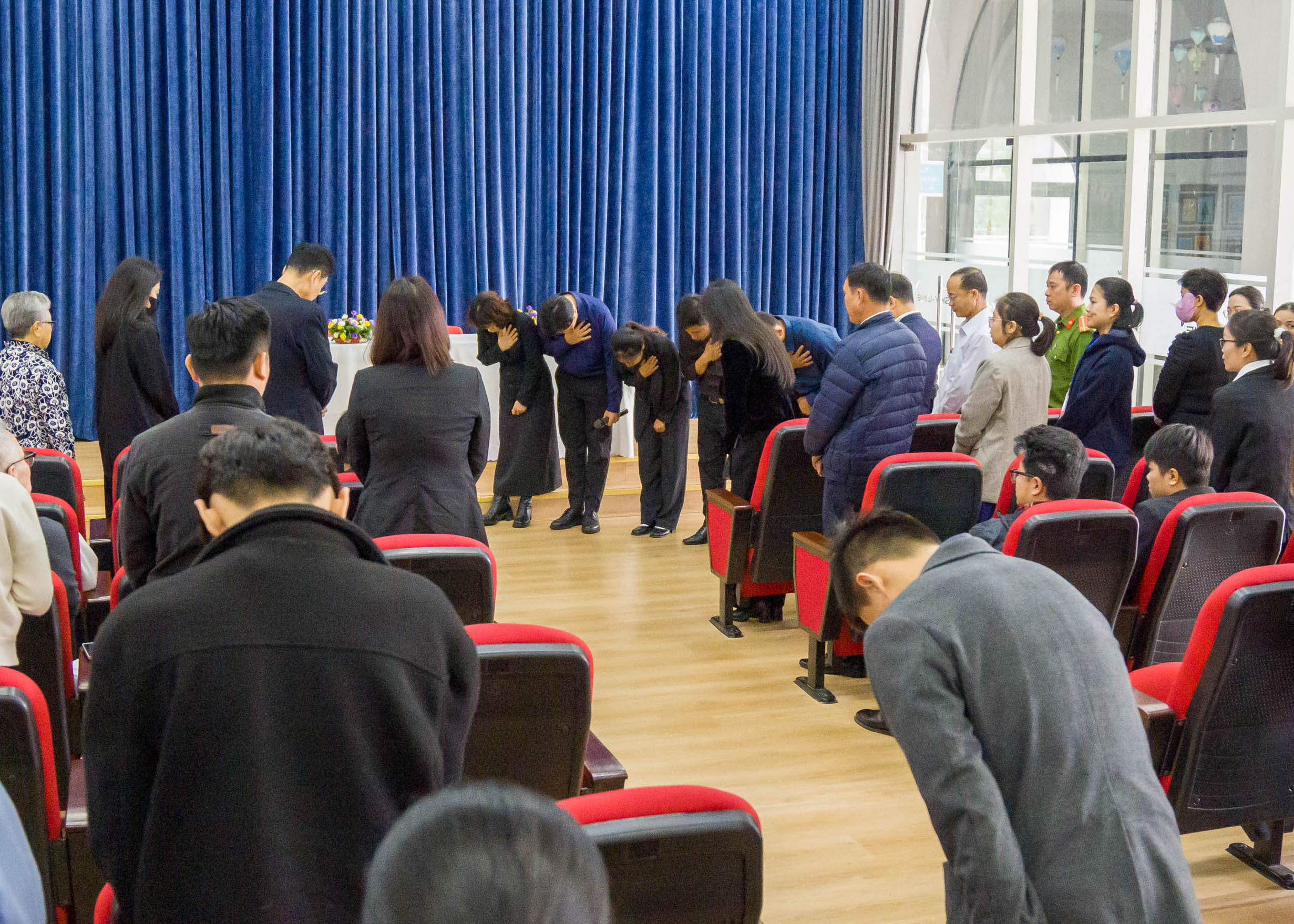 Đà Nẵng: Học sinh lớp 1 tử vong tại hồ bơi, nhà trường tổ chức xin lỗi gia đình - Ảnh 1.