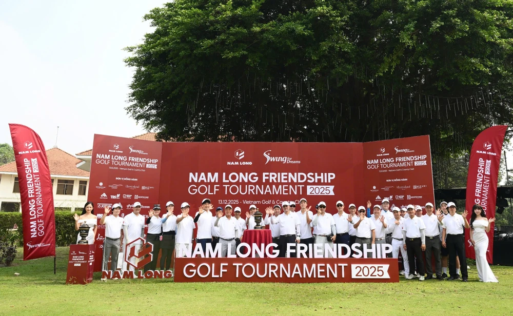 Giải golf “Nam Long Friendship Golf Tournament 2025” gắn liền với chương trình học bổng “Swing for Dreams” lần thứ 16 được tổ chức với sự tham dự của các mạnh thường quân cá nhân và đối tác thân hữu. hon-1-15-ty-dong-chap-canh-sinh-vien-tai-nang-tu-chuong-trinh-hoc-bong-swing-for-dreams.jpg