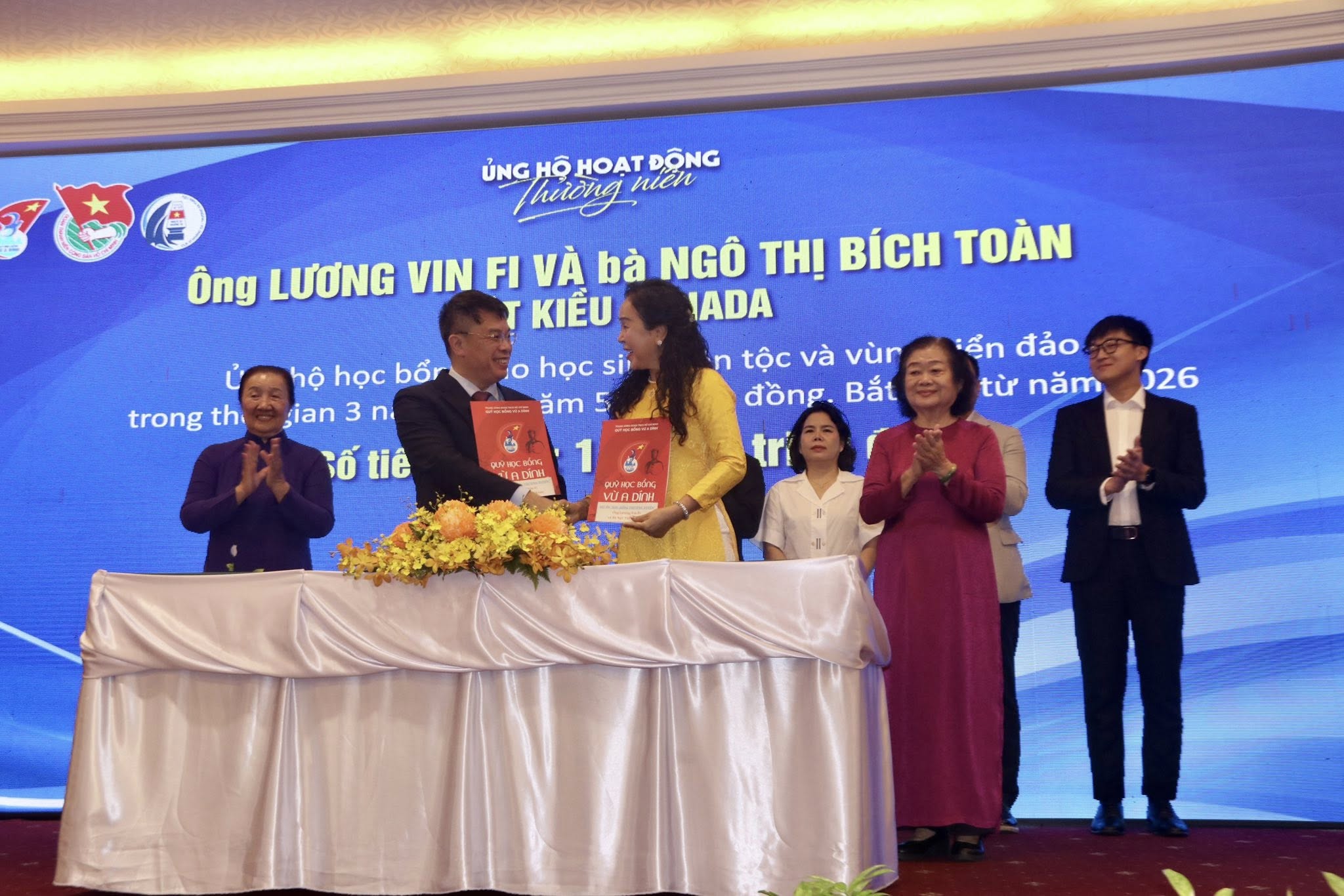 Hơn 52 tỉ đồng hỗ trợ cho các dự án của Quỹ học bổng Vừ A Dính - Ảnh 1.