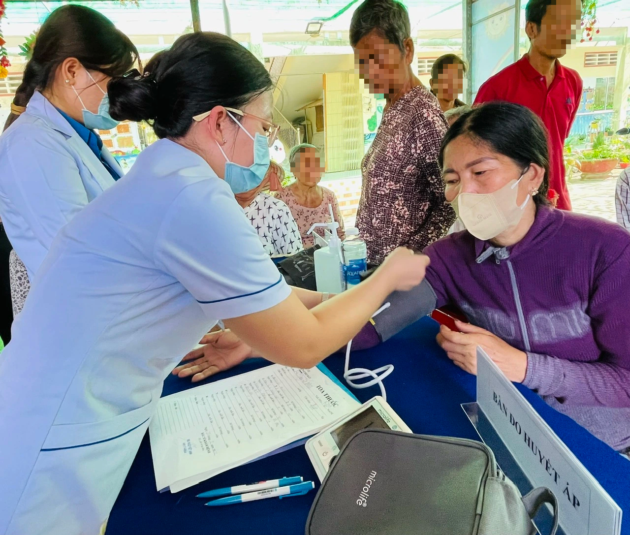 Hơn 63% người cao tuổi đi khám phát hiện tăng huyết áp 1 Hơn 63% người cao tuổi ở TP.HCM bị tăng huyết áp: Báo động bệnh mạn tính - Ảnh 1.