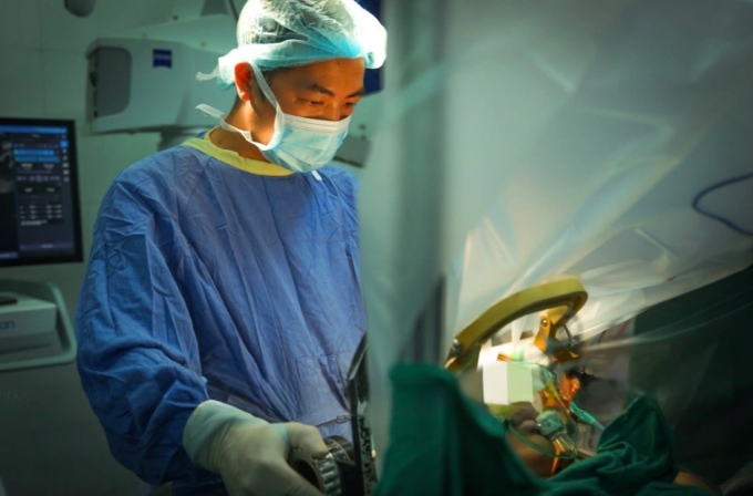 Một ca phẫu thuật thần kinh tại Bệnh viện Việt Đức. Ảnh: Bệnh viện cung cấp