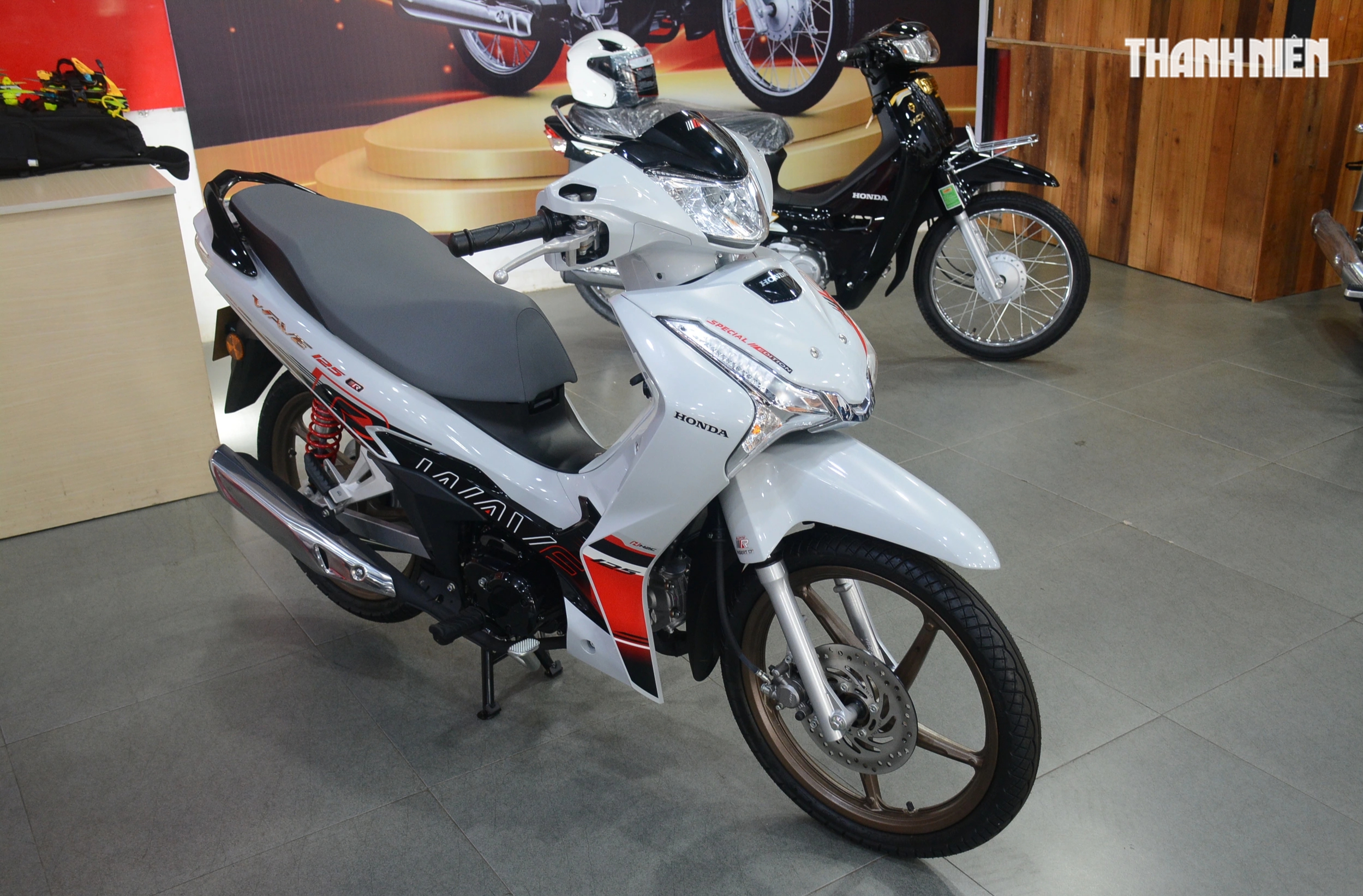 Honda Wave 125R sản xuất giới hạn tại Việt Nam: Phiên bản đặc biệt từ Thái Lan - Ảnh 1.