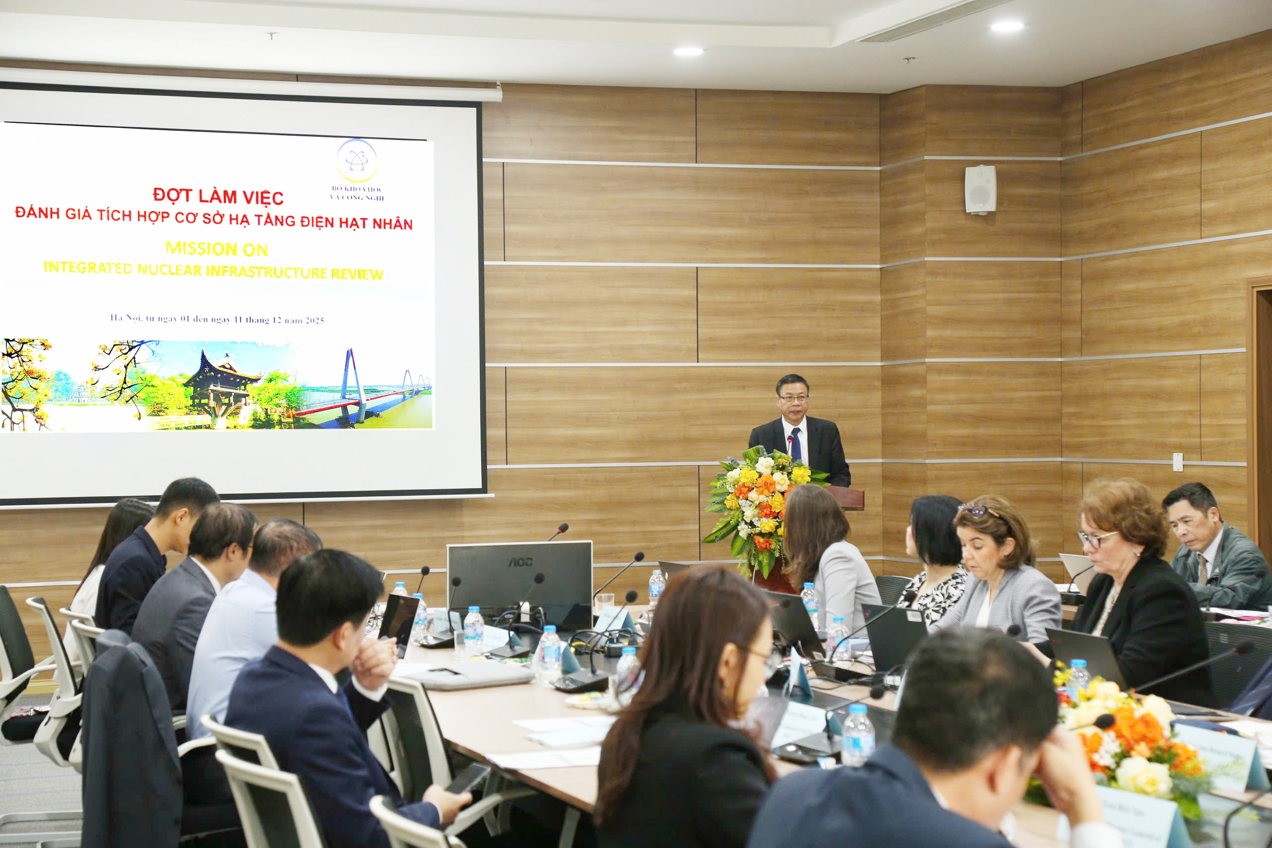 IAEA bắt đầu đánh giá cơ sở hạ tầng điện hạt nhân ở Việt Nam - Ảnh 1.