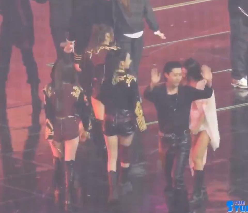 Jennie bị nhóm đại mỹ nhân phớt lờ, thái độ bơ đẹp ra mặt- Ảnh 4.