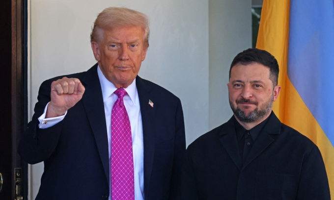 Tổng thống Mỹ Donald Trump và người đồng cấp Ukraine Volodymyr Zelensky tại Nhà Trắng hôm 17/10. Ảnh: AFP