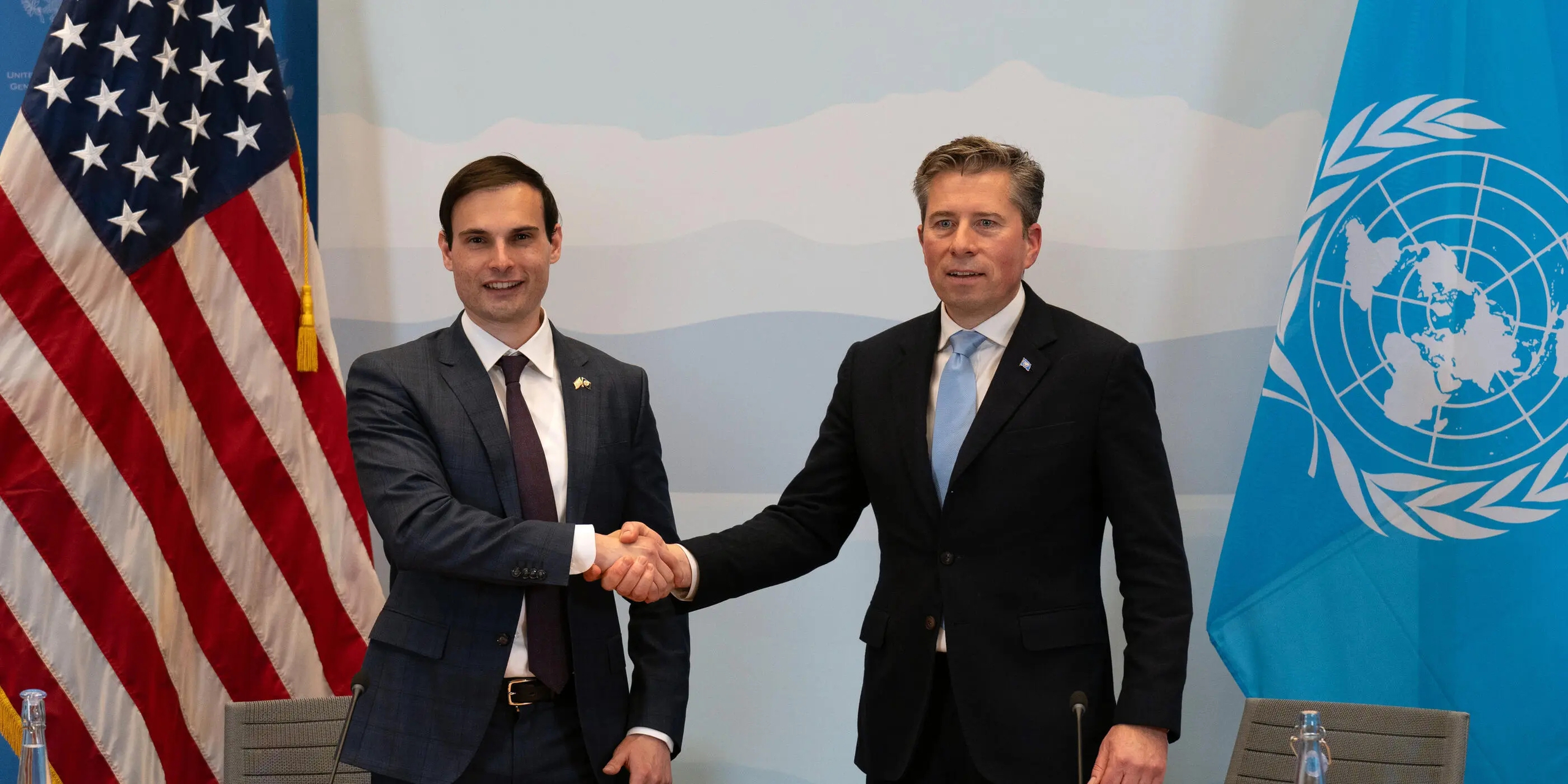 Kêu gọi ưu tiên đầu tư cho con người - Ảnh 1.