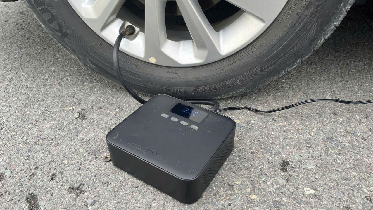 Khác biệt giữa khí thường và khí nitơ, người dùng cần biết khi bơm lốp ô tô - Ảnh 1.