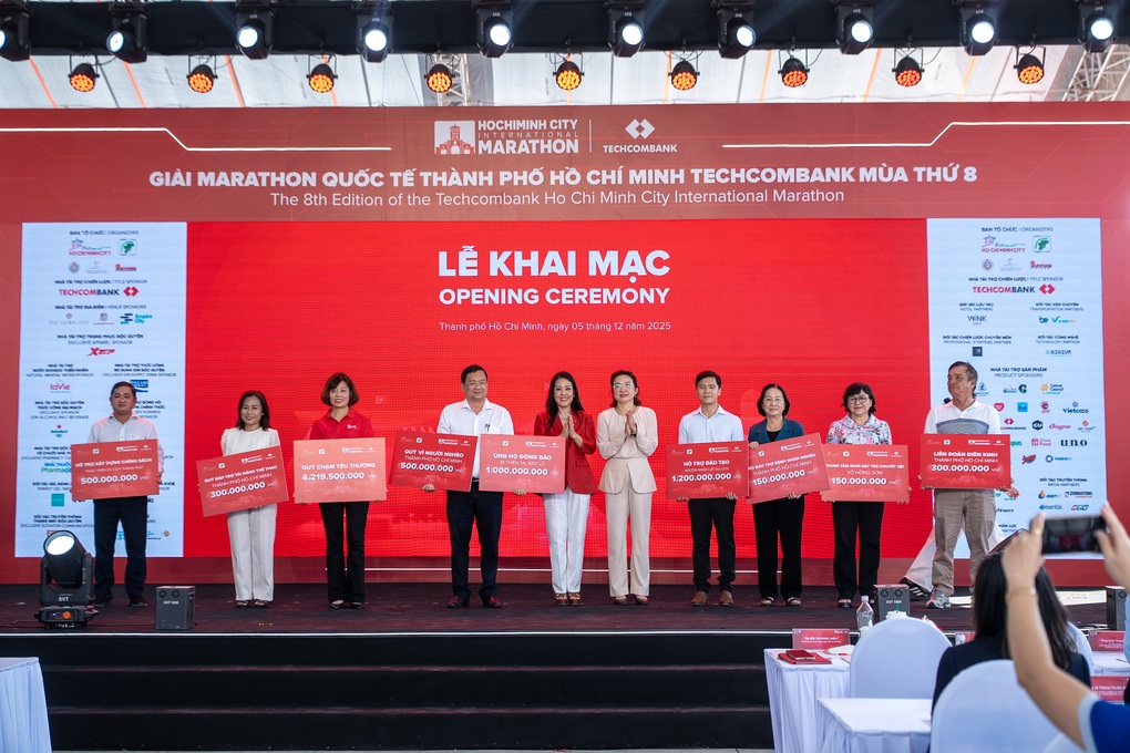 Khai mạc giải chạy Marathon Quốc tế TPHCM Techcombank mùa thứ 8 - 1