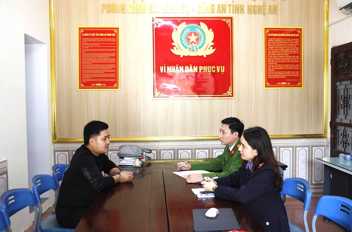 Khám xét khẩn cấp tại nhiều tỉnh, thành, bắt Sầm Thị Thơm và 41 người khác trong chuyên án đặc biệt lớn- Ảnh 1.